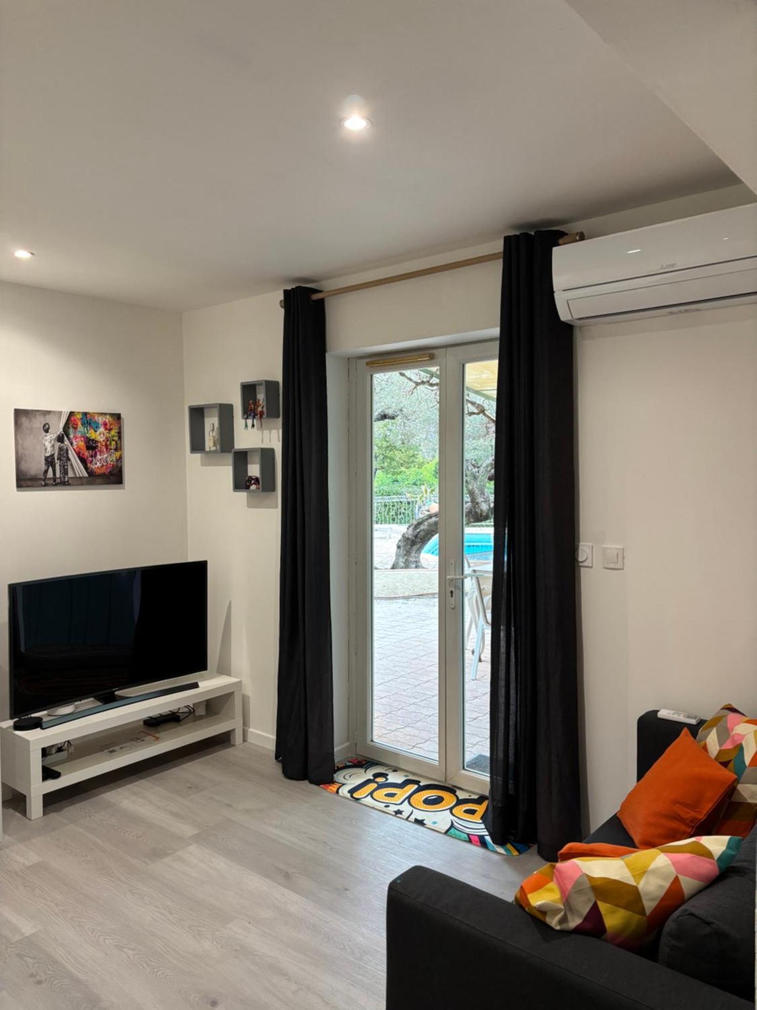 La Cigaliere 1 Charmant T1 Bis Avec Terrasse Dans Villa Sollies-Ville 外观 照片